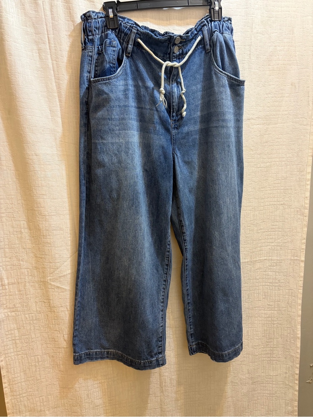 Wonderly Relaxed Wide-Leg Denim Pants in Medium Blue